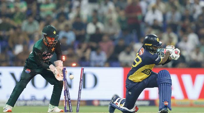 Disciplined Pakistan attack puts Sri Lanka under pressure